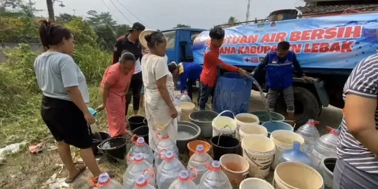 Kekeringan Meluas, Warga 11 Desa di Lebak Kesulitan Air