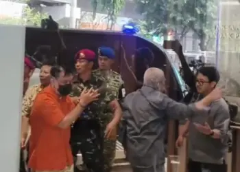 Polri Serahkan Tersangka Korupsi Don Ritto ke Kejagung