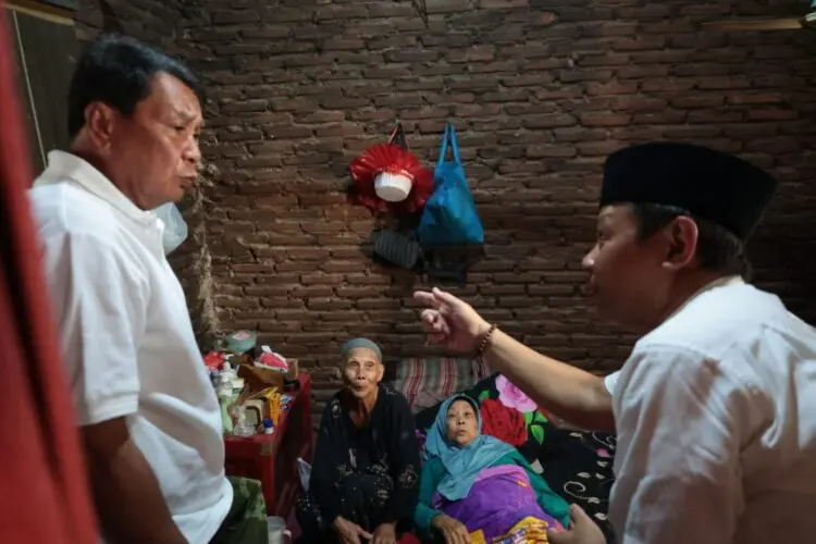 Rumah Ibu Suemah Roboh Diterjang Erosi dan Angin, Bupati Tangerang Perintahkan Segera Dibangun
