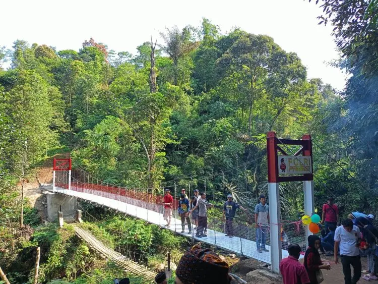 Polri-Apdesi Bangun 42 Jembatan Gantung di Lebak