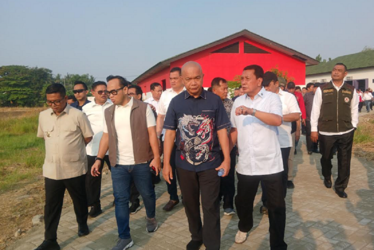 Pemkab-Apednas Luncurkan Proyek 1.000 Ayam Petelur