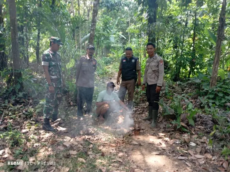 Cegah Karhutla, Polisi-TNI Sisir Hutan Panggarangan