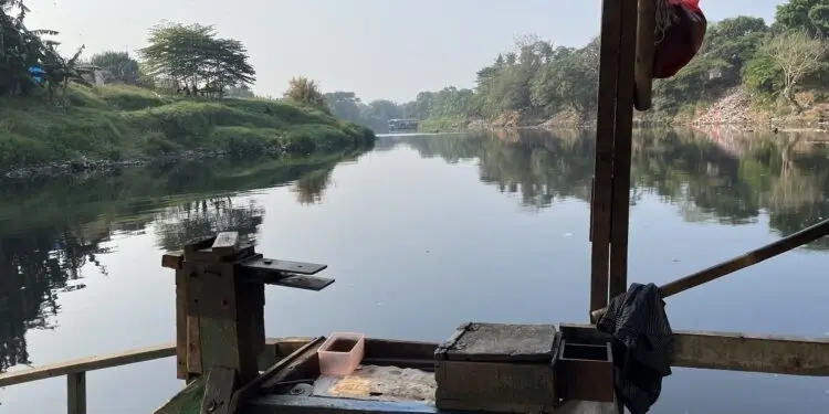 Air Sungai Cisadane Menghitam dan Bau, Ini Langkah DLH Kota Tangerang