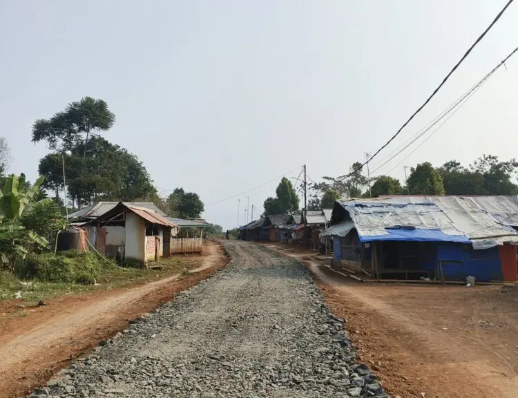 Jalan Huntap Nyaris Tuntas, Korban Banjir Cigobang Lebak Menanti Janji Pusat