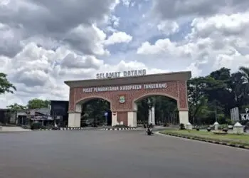 Pengelupasan Lapisan Gerbang Puspemkab Tangerang Segera Diperbaiki, DTRB Sebut Terdampak Cuaca Ekstrem