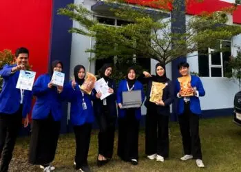 Sejumlah mahasiswa Sekolah Tinggi Ilmu Ekonomi (STIE) Dwimulya. (ISTIMEWA)