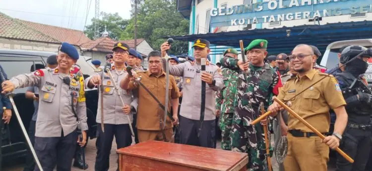 Polres Tangsel Gelar Razia, Tangkap Empat Pelaku Tawuran Hingga Sweeping Gudang Senjata Tajam