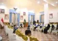 AUDIENSI -- Gubernur Banten Andra Soni, dan Bupati Serang Ratu Rachmatuzakiyah, menerima audiensi Koalisi Masyarakat Bojonegara Puloampel dan Kramatwatu (KMBP), di Rumah Dinas Gubernur atau Museum Negeri Banten, Kota Serang, Kamis (6/8/2026). (ISTIMEWA)