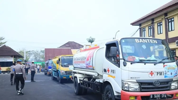 Polda Banten Distribusikan 502.000 Liter Air Bersih Untuk Warga Terdampak Kekeringan