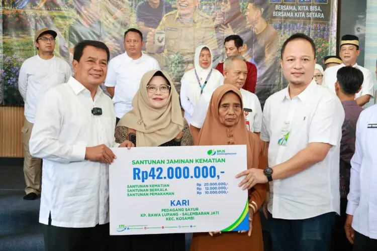 52 Penyandang Disabilitas di Kabupaten Tangerang Terima Kursi Roda, Kaki Palsu dan Bantuan Usaha