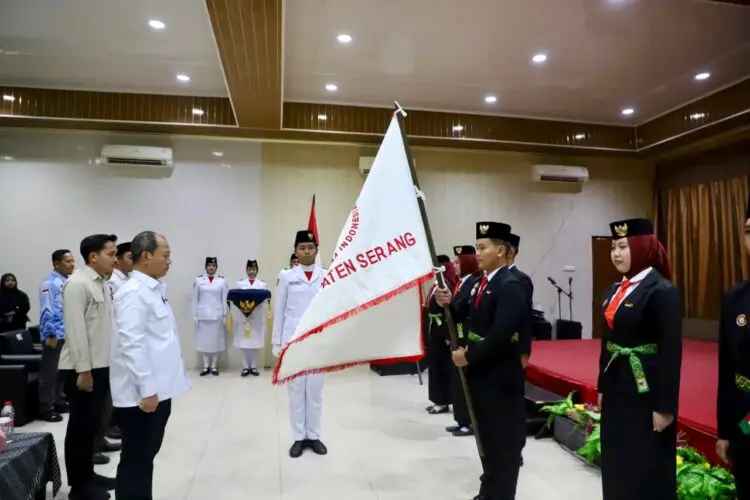 PELANTIKAN -- Duta Pancasila Paskibraka Indonesia (DPPI) Kabupaten Serang, masa bakti 2026-2030, dilantik oleh Wabup Serang Muhammad Najib Hamas. (ISTIMEWA)