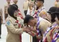 PELEPASAN -- Bupati Pandeglang Raden Dewi Setiani, melepas Kontingen Kwarcab Pramuka Kabupaten Pandeglang, yang akan mengikuti Jamnas XII. (ISTIMEWA)
