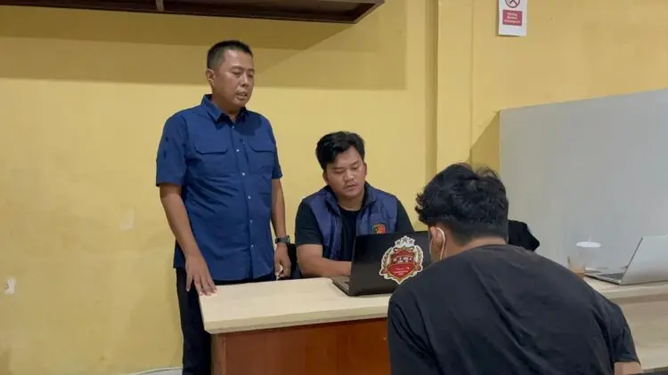 Istri ke Pasar Pandeglang, Ayah Setubuhi Anak Tirinya di Kontrakan