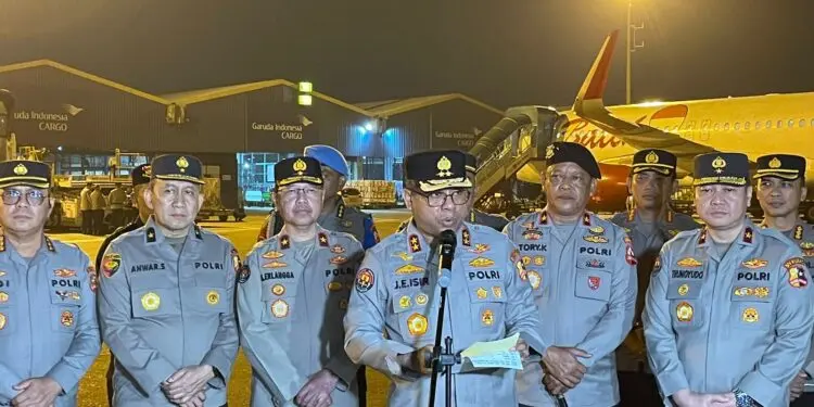 Tangani Gempa 7,7 di NTT, 137 Personel Polri Diberangkatkan dari Bandara Soetta