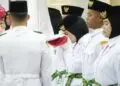 PENGUKUHAN -- Para anggota Paskibraka Kabupaten Pandeglang, dikukuhkan oleh Bupati Pandeglang Raden Dewi Setiani, di Pendopo Bupati. (ISTIMEWA)