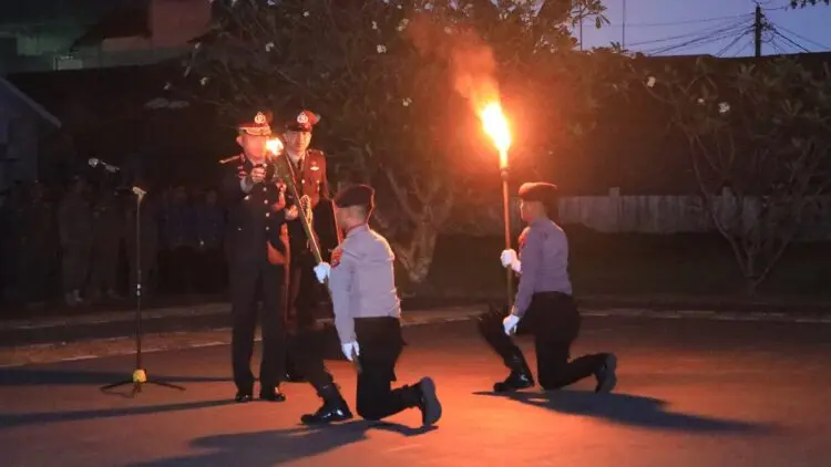 Ziarah Ke Makam Pahlawan, Kapolda Banten: Berikan Pengabdian Terbaik