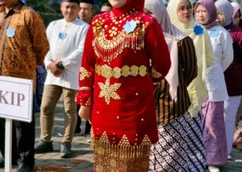 DIES NATALIS -- Universitas Mathla’ul Anwar (UNMA) Banten, menggelar upacara bendera memperingati HUT ke-81 Kemerdekaan Republik Indonesia (RI), yang dirangkaikan dengan Dies Natalis Ke-25 UNMA Banten, Senin (17/8/2026). (ISTIMEWA)
