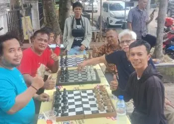 LOMBA CATUR - Sejumlah peserta lomba catur, dalam rangka memeriahkan HUT Kemerdekaan RI, yang digelar Porwan Pandeglang, Selasa (18/8/2026). (ISTIMEWA)