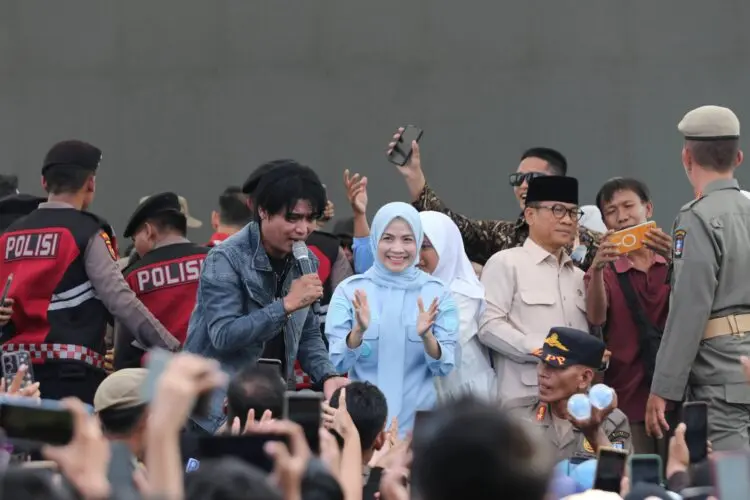 KICK OFF -- Menteri Desa dan Pembangunan Daerah Tertinggal (Mendes PDT) RI Yandri Susanto, menyelenggarakan Kick Off Festival Duta Desa Gen Z 2026, di Alun-alun Kecamatan Kramatwatu, Kabupaten Serang, Sabtu (29/8/2026). (ISTIMEWA)