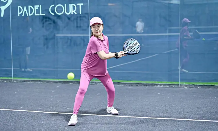 Metropolis Town Square Buka Lapangan Padel Indoor Premium di Tangerang