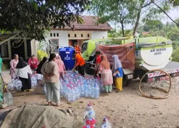 Distribusi Air Bersih ke Warga Keranggan Terkendala Armada