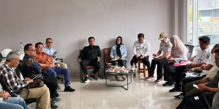 Warga Citra Raya Resah Bau Menyengat, DPRD Inspeksi Pabrik Oli Bekas