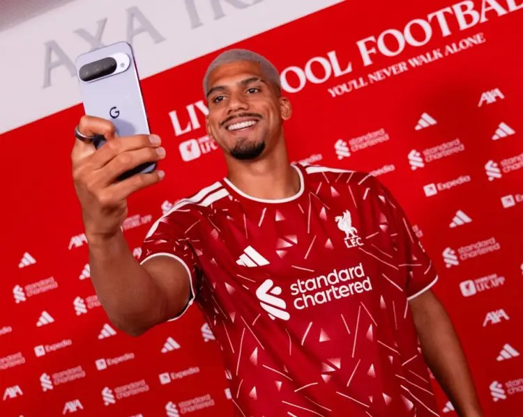 Ronald Araujo Berseragam Liverpool