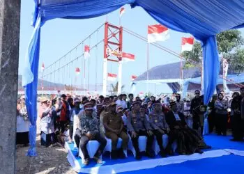 Kapolri Resmikan Jembatan Merah Putih Presisi dari Lebak