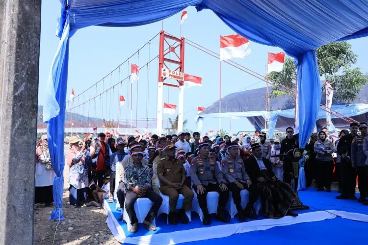 Kapolri Resmikan Jembatan Merah Putih Presisi dari Lebak