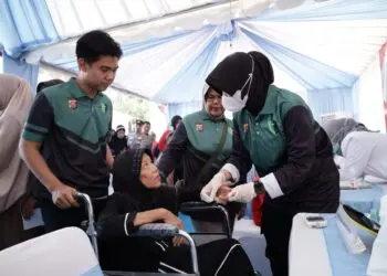 Warga Bayah Lebak Serbu Pengobatan Gratis
