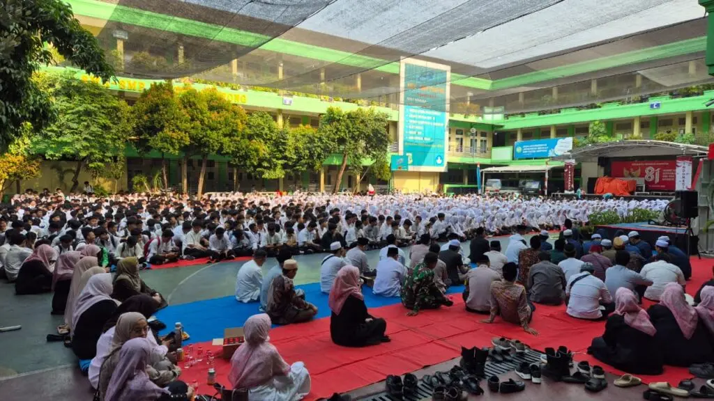 Berikan Tausiah Untuk Gen Z, Mamah Dedeh Jadi Idola Baru Pada Acara Maulid Nabi Muhammad SAW di SMK Pustek Serpong