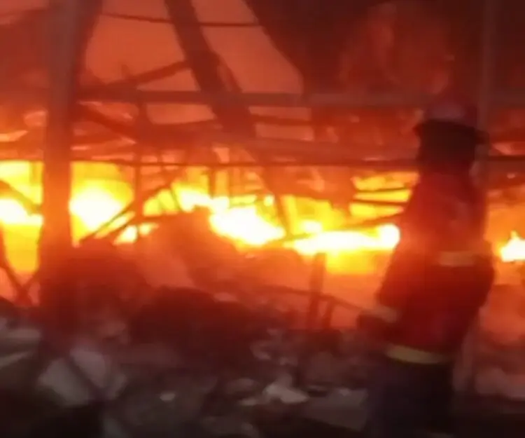 Pabrik Tahu dan Gudang Dekorasi Terbakar di Pondok Aren, Kerugian Capai Rp2 Miliar