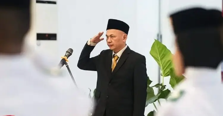 Jelang HUT RI ke-81, Camat Larangan H. Nasrullah Kukuhkan Paskibra