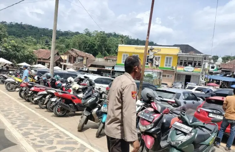 Jaro Kanekes Desak Perluasan Parkir Baduy