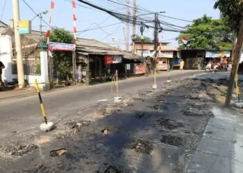 Pengerjaan Perbaikan Jalan Iskandar Muda Neglasari Dimulai