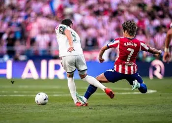 Kontroversi di Derby Madrid, Jose Mourinho Serang Wasit