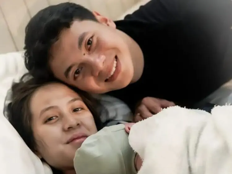 Adhisty Zara Melahirkan Bayi Laki-Laki