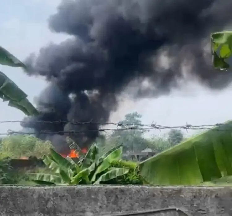 Bakar Sampah, Lahan Kosong di Karawaci Terbakar hingga 200 Meter Persegi