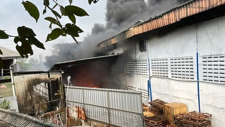Pabrik di Batuceper Kebakaran, 3 Gudang Ludes Terbakar