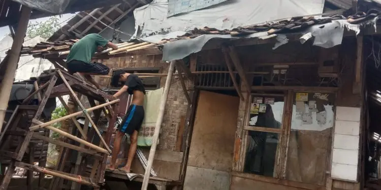BUTUH PERBAIKAN : Rumah warga Kecamatan Labuan, Kabupaten Pandeglang, butuh perhatian, karena kondisinya dalam keadaan tidak layak. (ISTIMEWA)