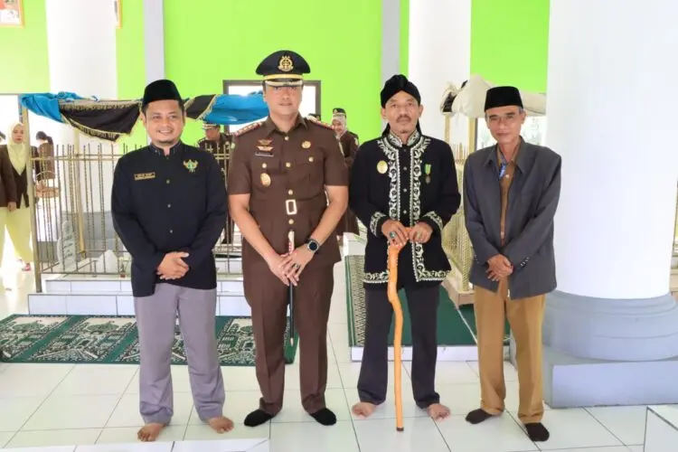 Peringati Hari Lahir Kejaksaan, Kejari Kabupaten Tangerang Ziarah ke Makam Raden Aria Wangsakara