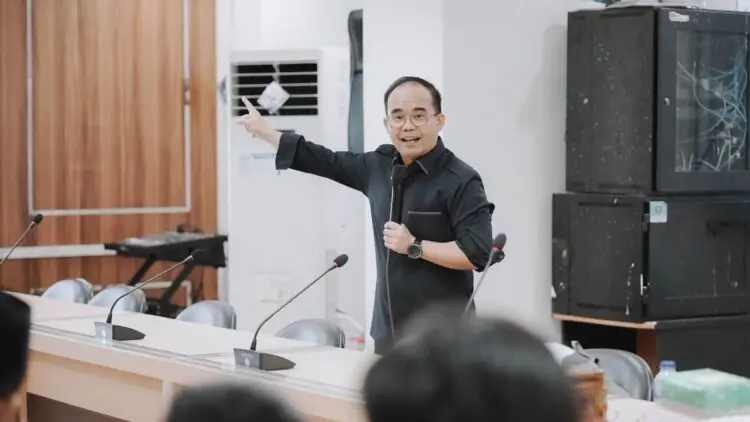 Anggota Fraksi PDI Perjuangan DPRD Banten, Yeremia Mendrofa. (ISTIMEWA)