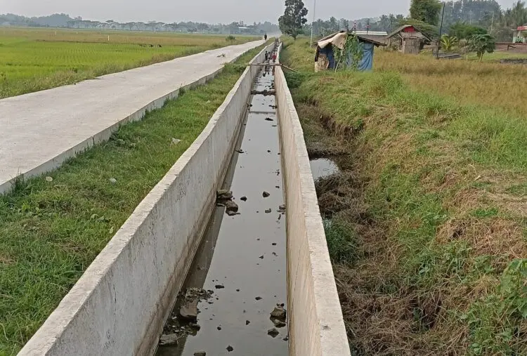 SELESAI DIBANGUN : Daerah Irigasi di Desa Bojongpandan, Kecamatan Tunjungteja, Kabupaten Serang, selesai dibangun. DI tersebut, belum difungsikan untuk mengalirkan air ke lahan pertanian seluas 250 hektare. (ISTIMEWA)