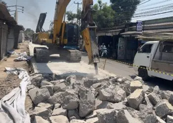 Jalan Pisangan Pakuhaji Dibongkar Lagi, Tak Sesuai Spesifikasi