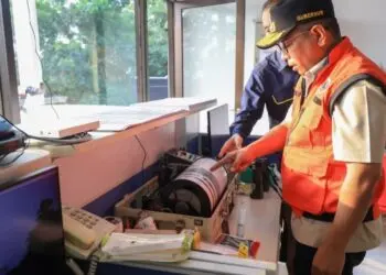 Gubernur Banten Andra Soni, meninjau aktivitas GAK di PVMBG, Minggu (6/9/2026). (ISTIMEWA)