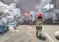 48 Jam Pabrik Plastik di Balaraja Tangerang Terbakar, 33 KK Diungsikan