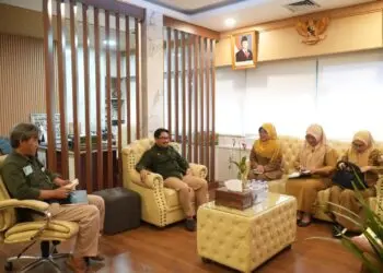 AUDIENSI -- Bupati Pandeglang Raden Dewi Setiani beserta jajarannya, menyampaikan usulan program ke Bapanas dan Kementan. (ISTIMEWA)