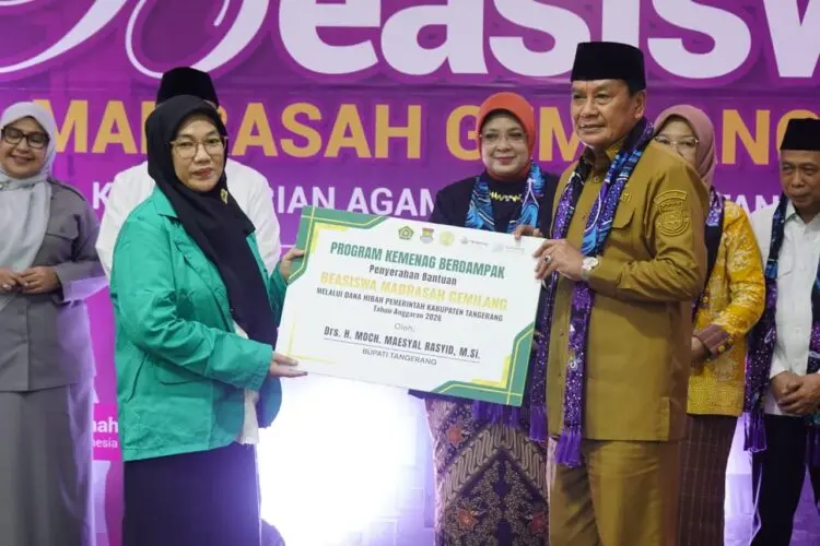 40 Guru Madrasah di Kabupaten Tangerang Dapat Beasiswa S1 Gratis