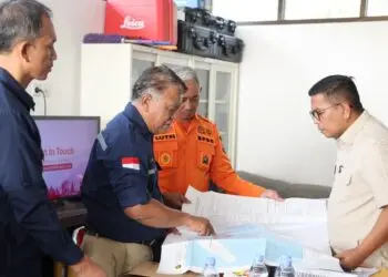 MEMIMPIN RAKOR : Gubernur Banten Andra Soni (kanan), memimpin rakor pemantauan aktivitas GAK. (ISTIMEWA)