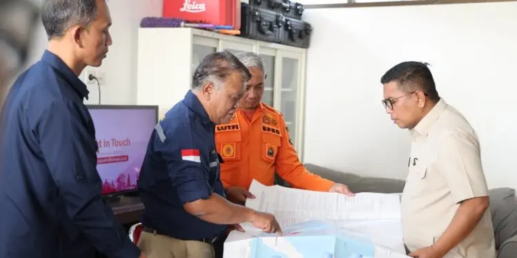 MEMIMPIN RAKOR : Gubernur Banten Andra Soni (kanan), memimpin rakor pemantauan aktivitas GAK. (ISTIMEWA)